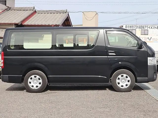 トヨタ ハイエースバン 3BF-TRH200V(2WD)の写真8