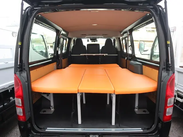 トヨタ ハイエースバン 3BF-TRH200V(2WD)の写真11