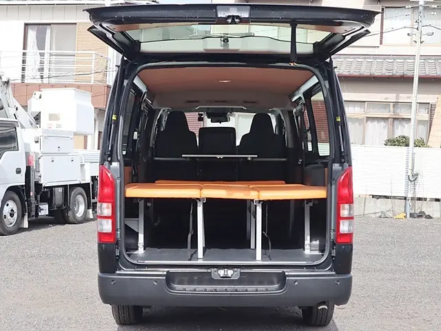 トヨタ ハイエースバン 3BF-TRH200V(2WD)の写真12