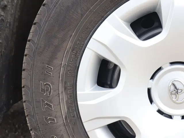 トヨタ ハイエースバン 3BF-TRH200V(2WD)の写真26