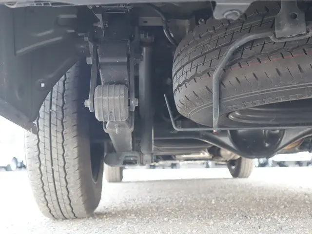 トヨタ ハイエースバン 3BF-TRH200V(2WD)の写真32