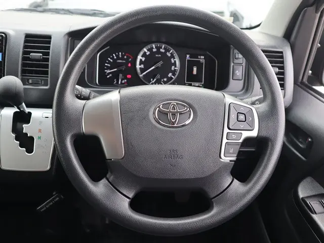 トヨタ ハイエースバン 3BF-TRH200V(2WD)の写真40