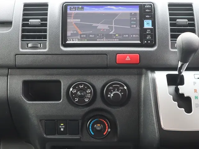 トヨタ ハイエースバン 3BF-TRH200V(2WD)の写真42