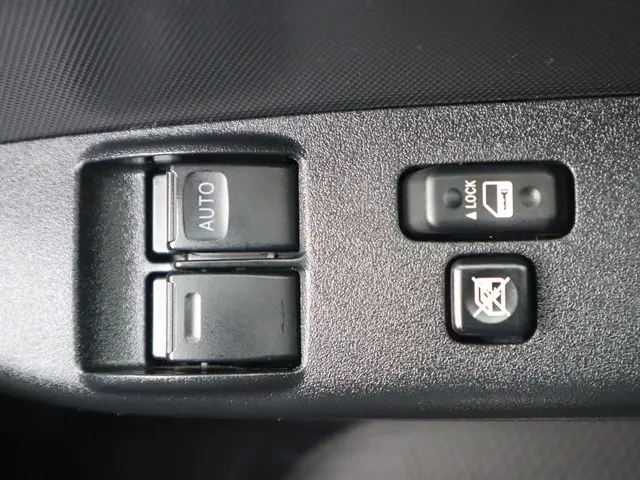 トヨタ ハイエースバン 3BF-TRH200V(2WD)の写真47