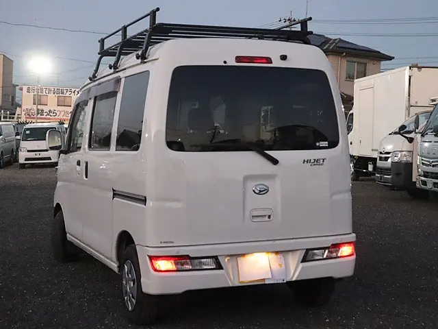 ダイハツ ハイゼットバン 3BD-S331V(4WD)の写真2