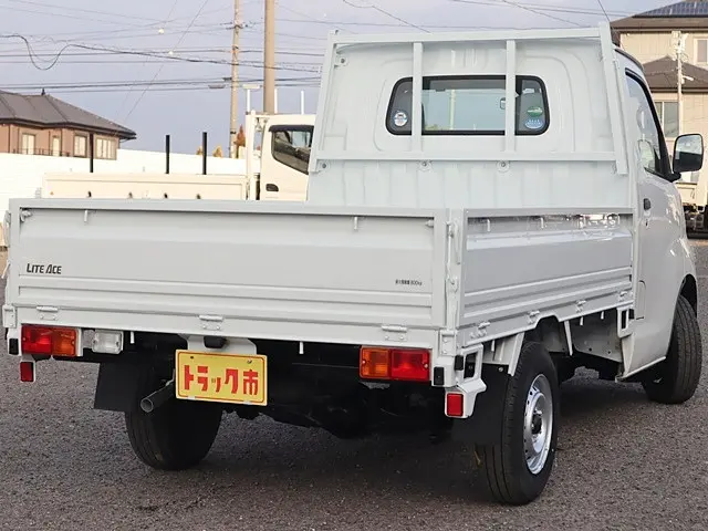 トヨタ ライトエーストラック DBF-S402U(2WD)の写真5