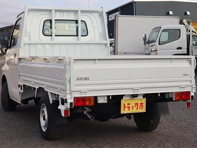 トヨタ ライトエーストラック DBF-S402U(2WD)の写真7