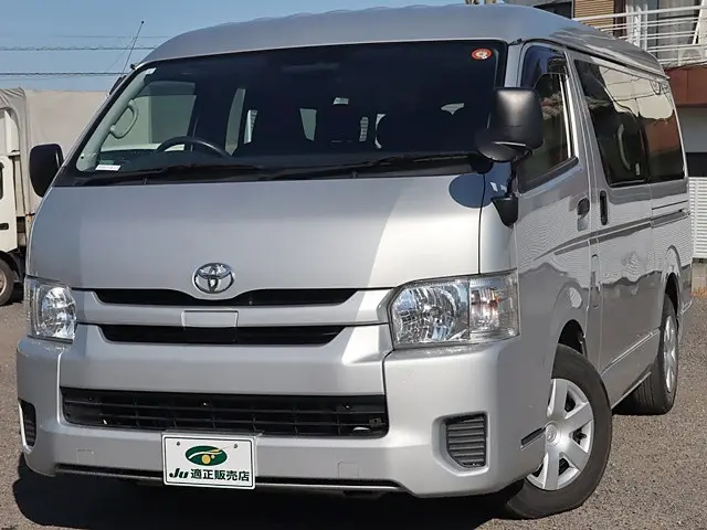 トヨタ ハイエース CBA-TRH214W(2WD)の写真2