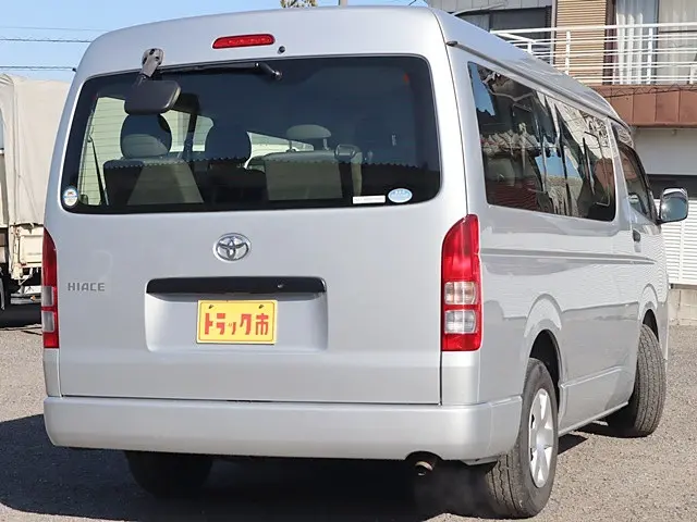 トヨタ ハイエース CBA-TRH214W(2WD)の写真5