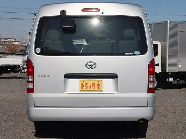 トヨタ ハイエース CBA-TRH214W(2WD)の写真6