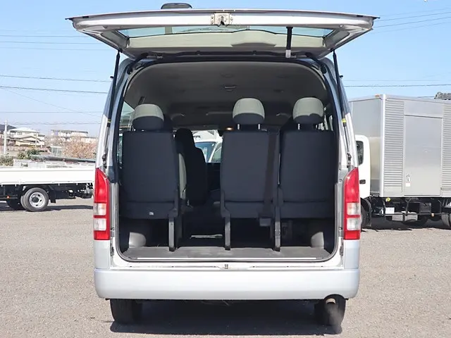 トヨタ ハイエース CBA-TRH214W(2WD)の写真11