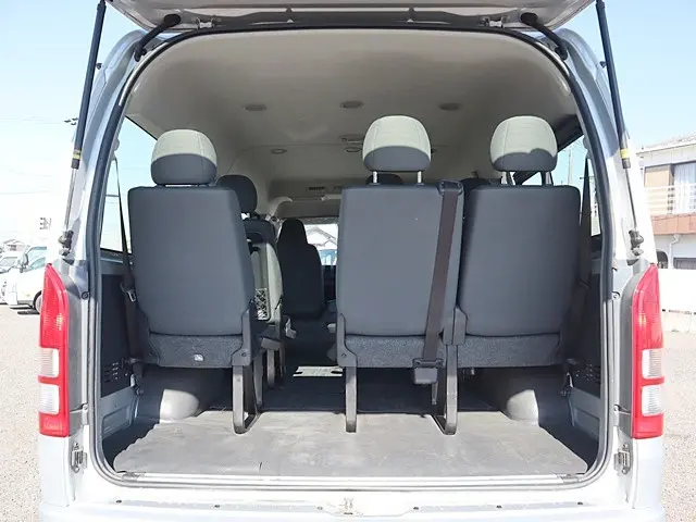 トヨタ ハイエース CBA-TRH214W(2WD)の写真12