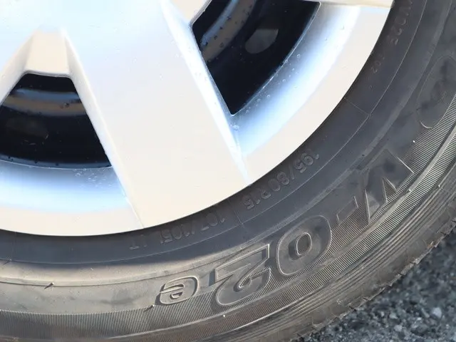 トヨタ ハイエース CBA-TRH214W(2WD)の写真20