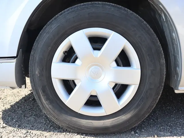 トヨタ ハイエース CBA-TRH214W(2WD)の写真24