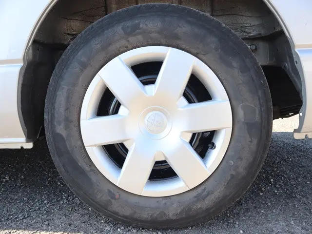 トヨタ ハイエース CBA-TRH214W(2WD)の写真25