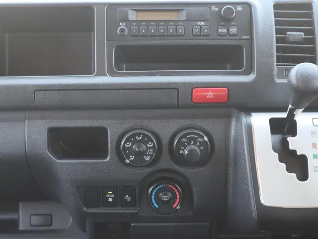 トヨタ ハイエース CBA-TRH214W(2WD)の写真35