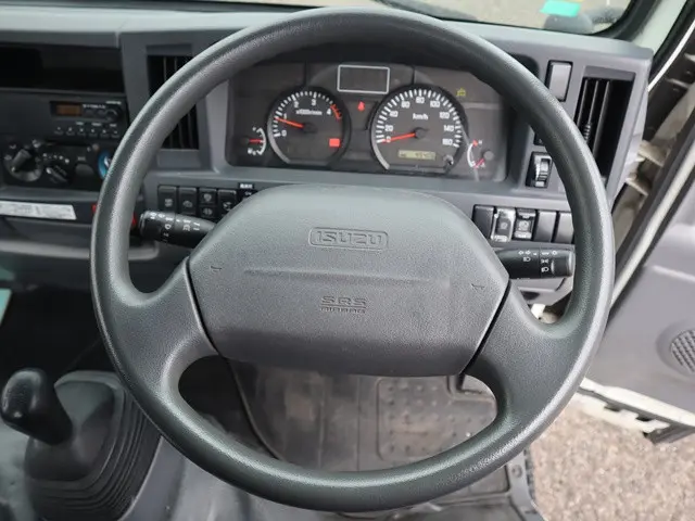 いすゞ エルフ TKG-NJR85A(2WD)の写真4