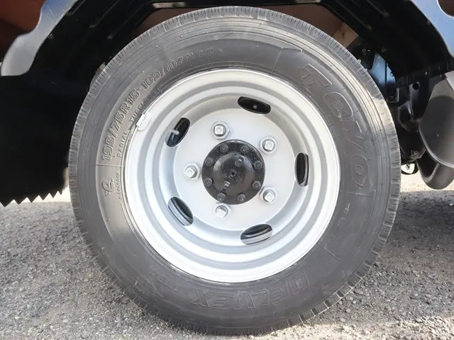 いすゞ エルフ TKG-NJR85A(2WD)の写真28