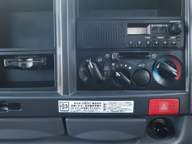 いすゞ エルフ TKG-NJR85A(2WD)の写真35