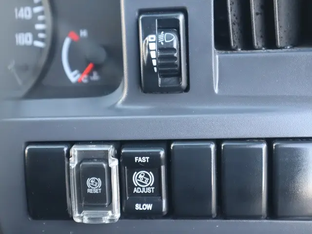 いすゞ エルフ TKG-NJR85A(2WD)の写真37