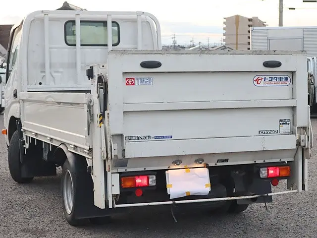 トヨタ ダイナ 3BF-TRY230(2WD)の写真2