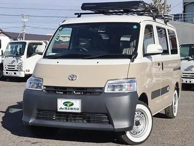 トヨタ タウンエースバン 5BF-S413M(4WD)の写真2