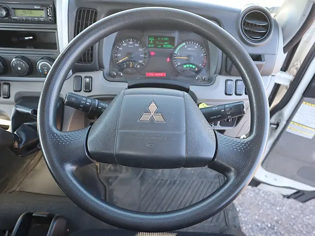 三菱 キャンター 2RG-FBA20(2WD)の写真4