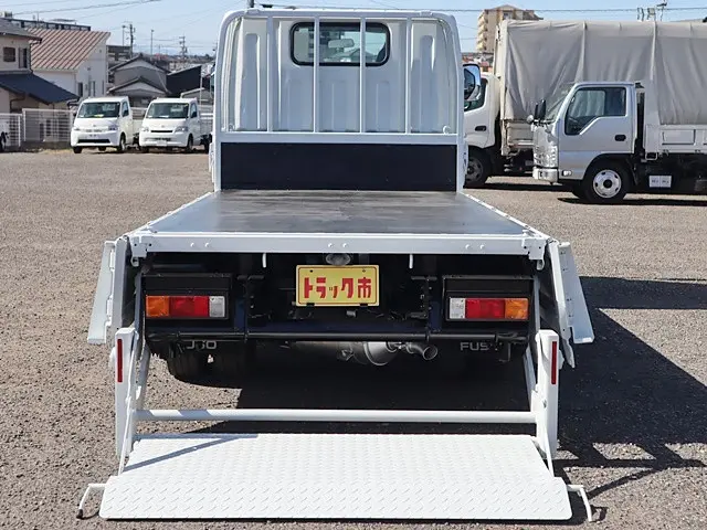 三菱 キャンター 2RG-FBA20(2WD)の写真11