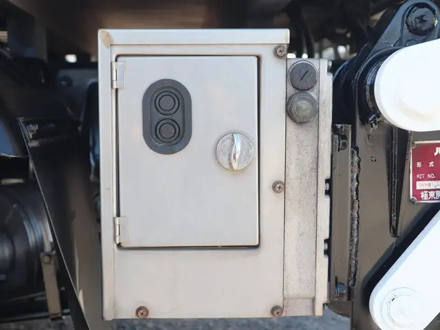 三菱 キャンター 2RG-FBA20(2WD)の写真14