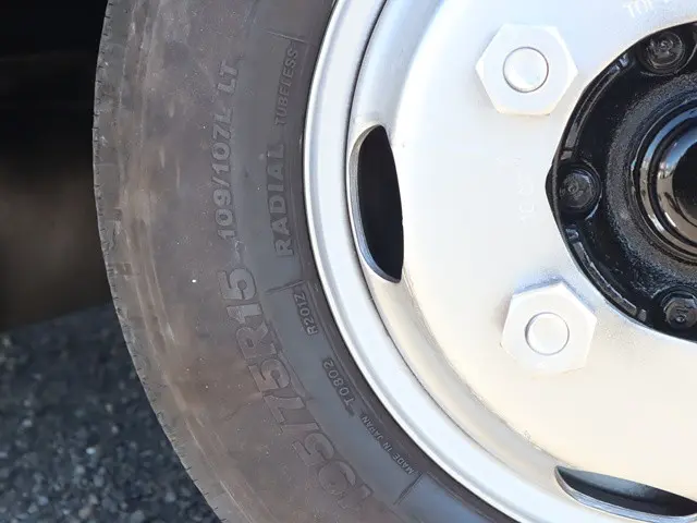 三菱 キャンター 2RG-FBA20(2WD)の写真23