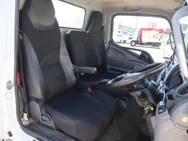 三菱 キャンター 2RG-FBA20(2WD)の写真33
