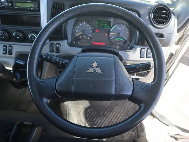 三菱 キャンター 2RG-FBA20(2WD)の写真36