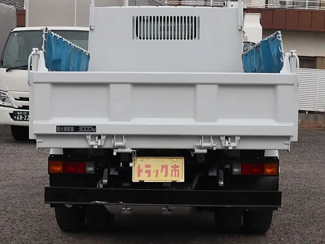 三菱 キャンター 2PG-FBA60(2WD)の写真6