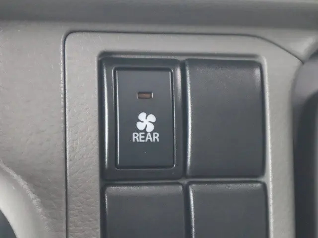 スズキ エブリイ EBD-DA17V(4WD)の写真44