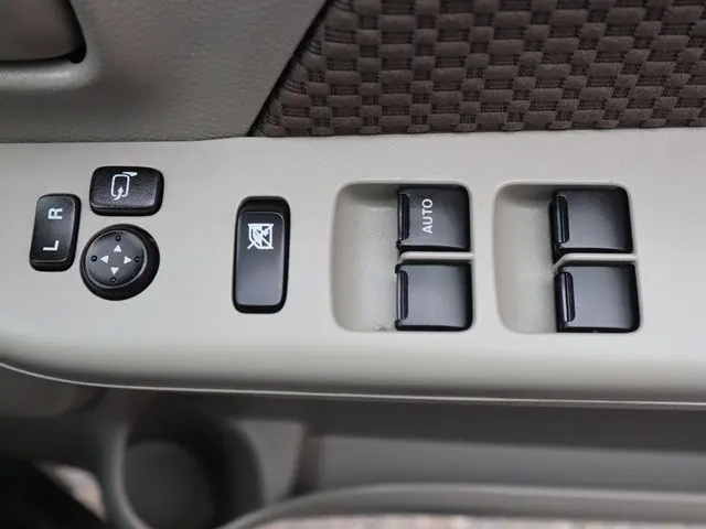 スズキ エブリイ EBD-DA17V(4WD)の写真46