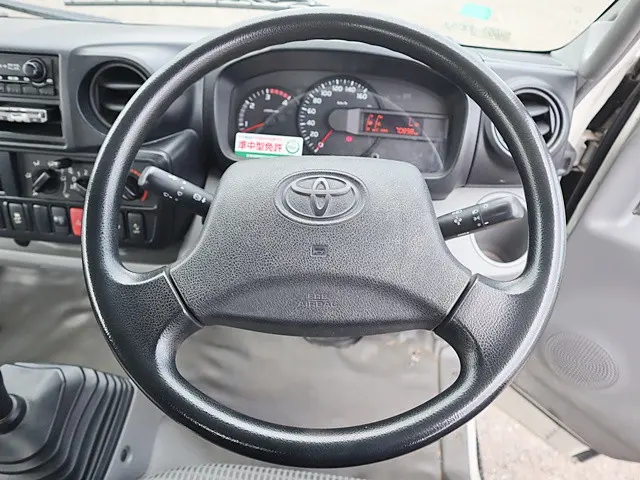 トヨタ トヨエース TKG-XZC605(2WD)の写真4