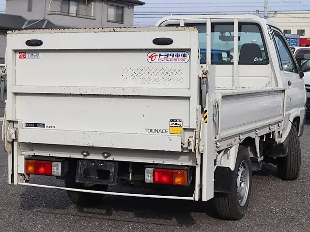 トヨタ タウンエーストラック GK-KM80(4WD)の写真3