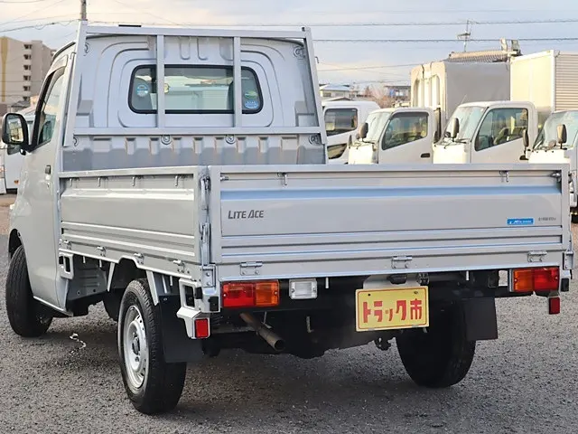 トヨタ ライトエーストラック DBF-S402U(2WD)の写真7