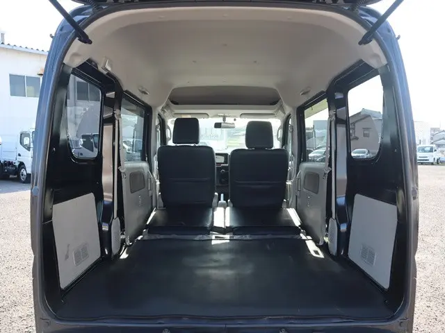 スズキ エブリイ EBD-DA17V(4WD)の写真14