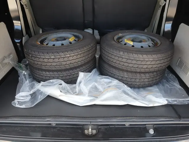 スズキ エブリイ EBD-DA17V(4WD)の写真21