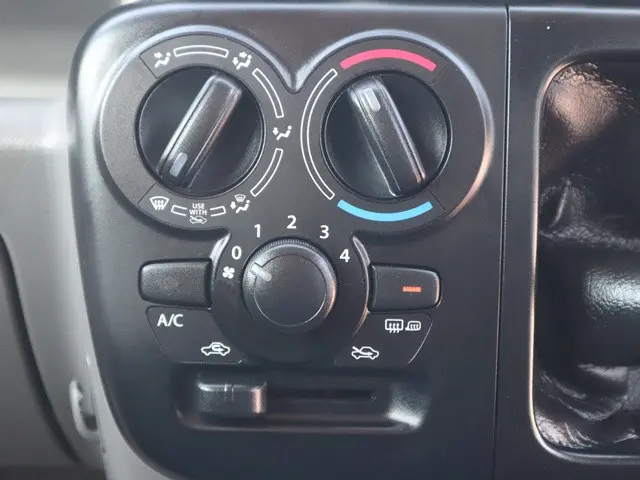 スズキ エブリイ EBD-DA17V(4WD)の写真43