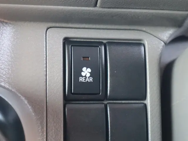 スズキ エブリイ EBD-DA17V(4WD)の写真44