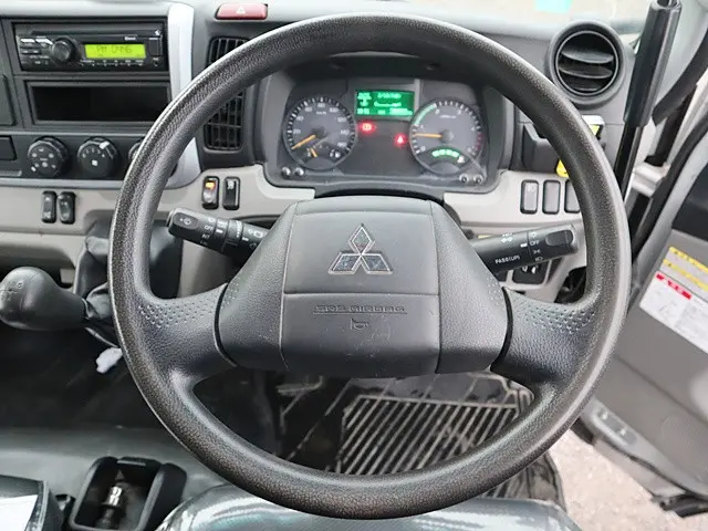 三菱 キャンター 2RG-FBA60(2WD)の写真4