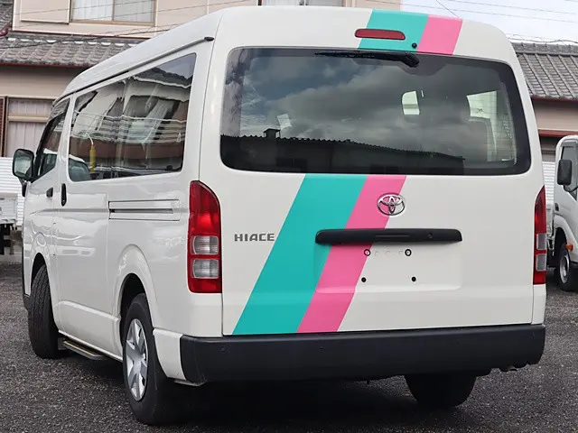 トヨタ ハイエース 3BA-TRH214W(2WD)の写真2