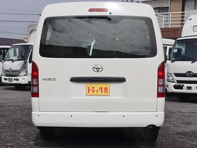 トヨタ ハイエース 3BA-TRH214W(2WD)の写真6