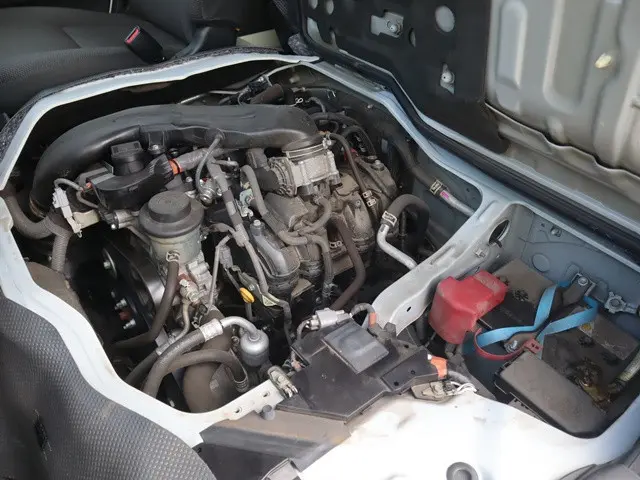 トヨタ ハイエース 3BA-TRH214W(2WD)の写真18