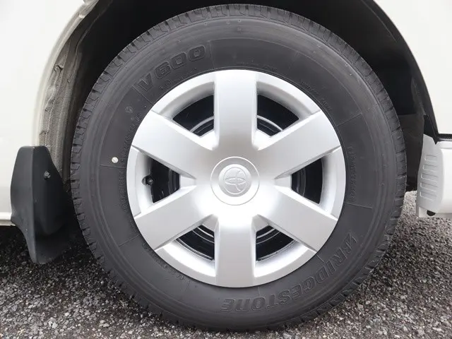 トヨタ ハイエース 3BA-TRH214W(2WD)の写真25
