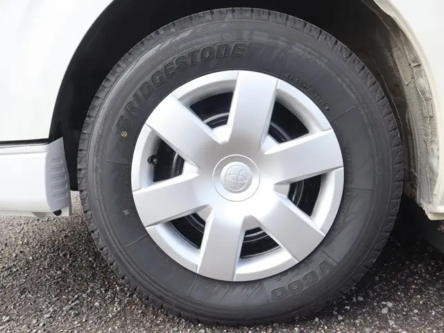 トヨタ ハイエース 3BA-TRH214W(2WD)の写真28