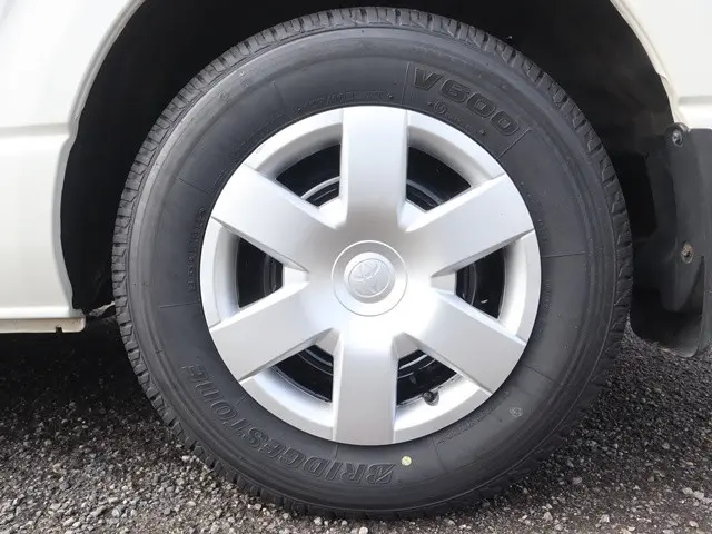 トヨタ ハイエース 3BA-TRH214W(2WD)の写真29