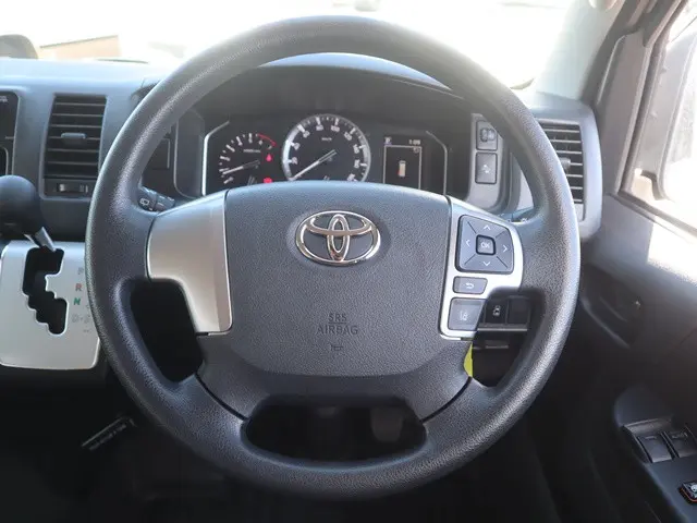 トヨタ ハイエース 3BA-TRH214W(2WD)の写真38